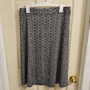 Black and Gray Geometric Pattern Skirt